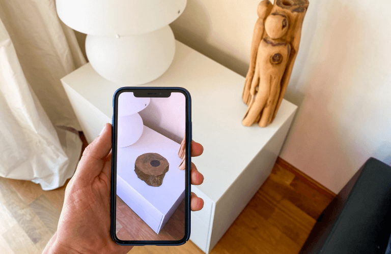 Augmented Reality in Mobile Commerce